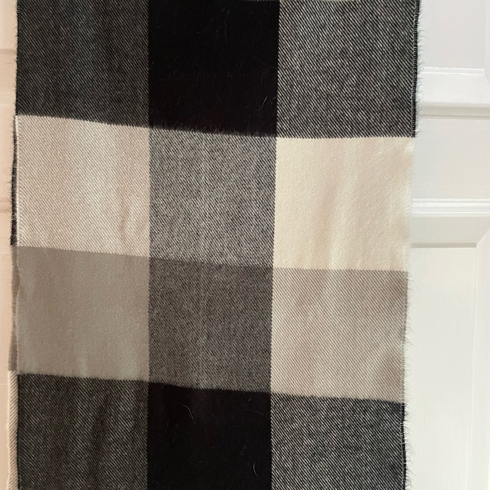 Scarf - Picture 3 of 5